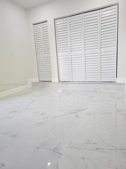 Building Photo - 6140 SW 156th Ct