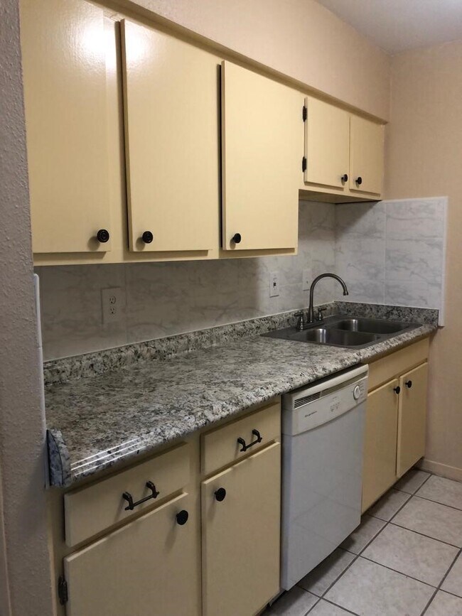 Building Photo - 8933 Gaylord Dr