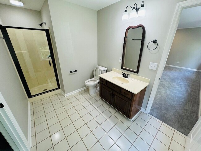 Building Photo - 449 Sanders Ln