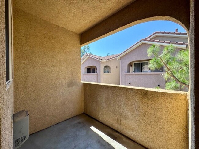 Building Photo - 41410 Juniper St