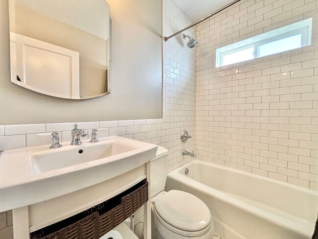 Building Photo - Gorgeous Sugarhouse Remodel!