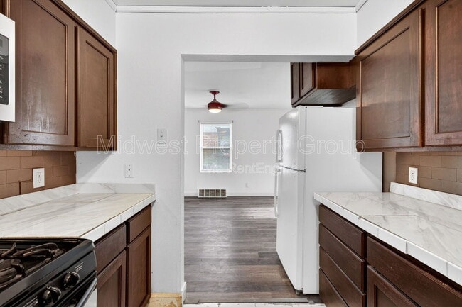 Building Photo - 2352 Rockdale Ave