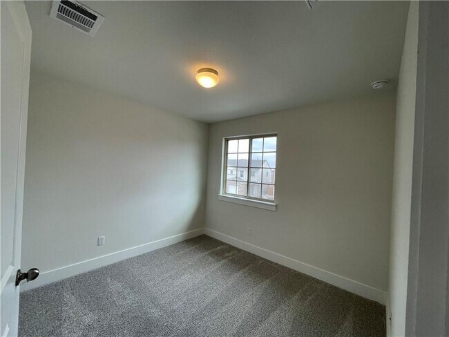 Building Photo - 526 White Steppe Way