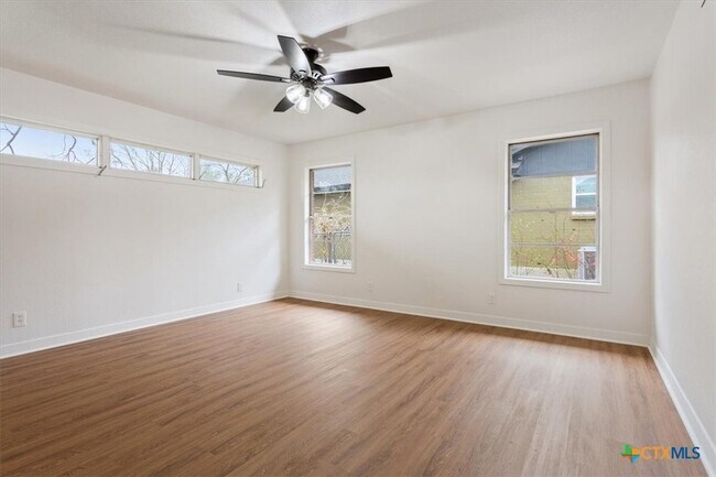 Building Photo - 2305 N 15th St