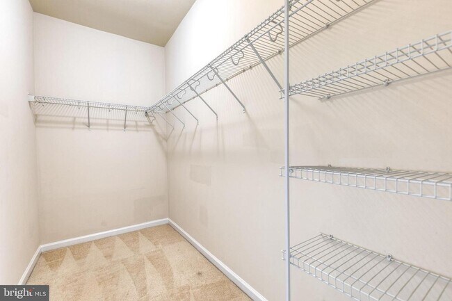 Building Photo - Welcome to Observation Drive! This lovely 3bd 2.5bth home is ready and waiting for you.