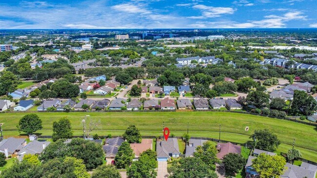 Building Photo - 2029 Highland Hills Dr