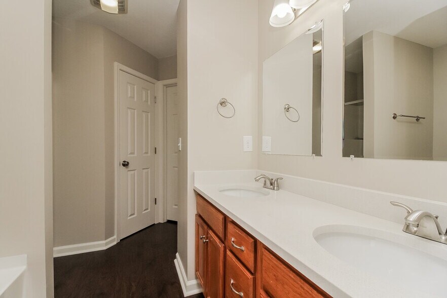 Building Photo - 3609 Bentfield Dr
