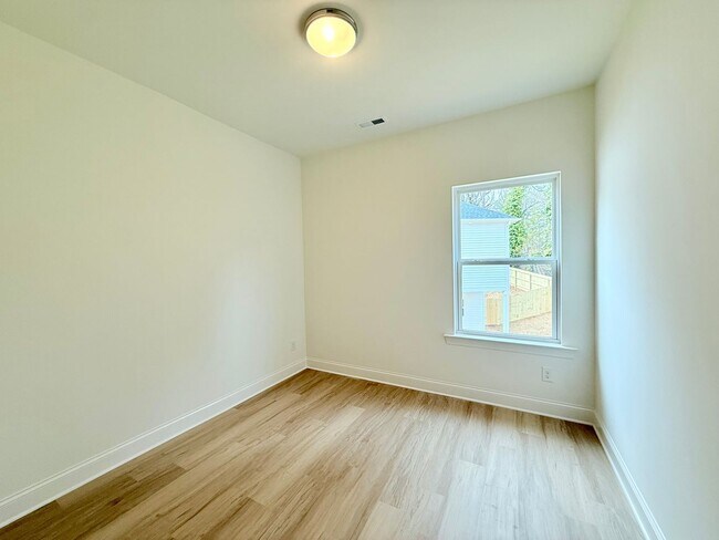 Building Photo - 5399 Toano Rd