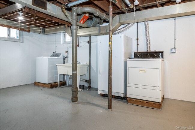 Building Photo - 83 Stevenson Ave