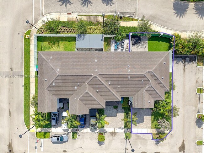 Building Photo - 20369 NW 5th Ct
