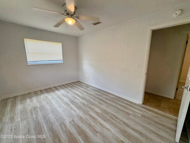 Building Photo - 620 Key Largo Dr S