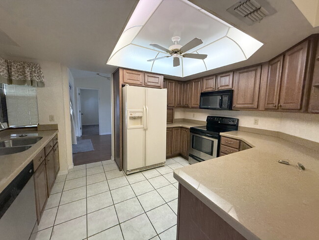 Building Photo - 5027 Panther Dr