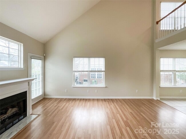 Building Photo - 217 Arlington Downs Blvd