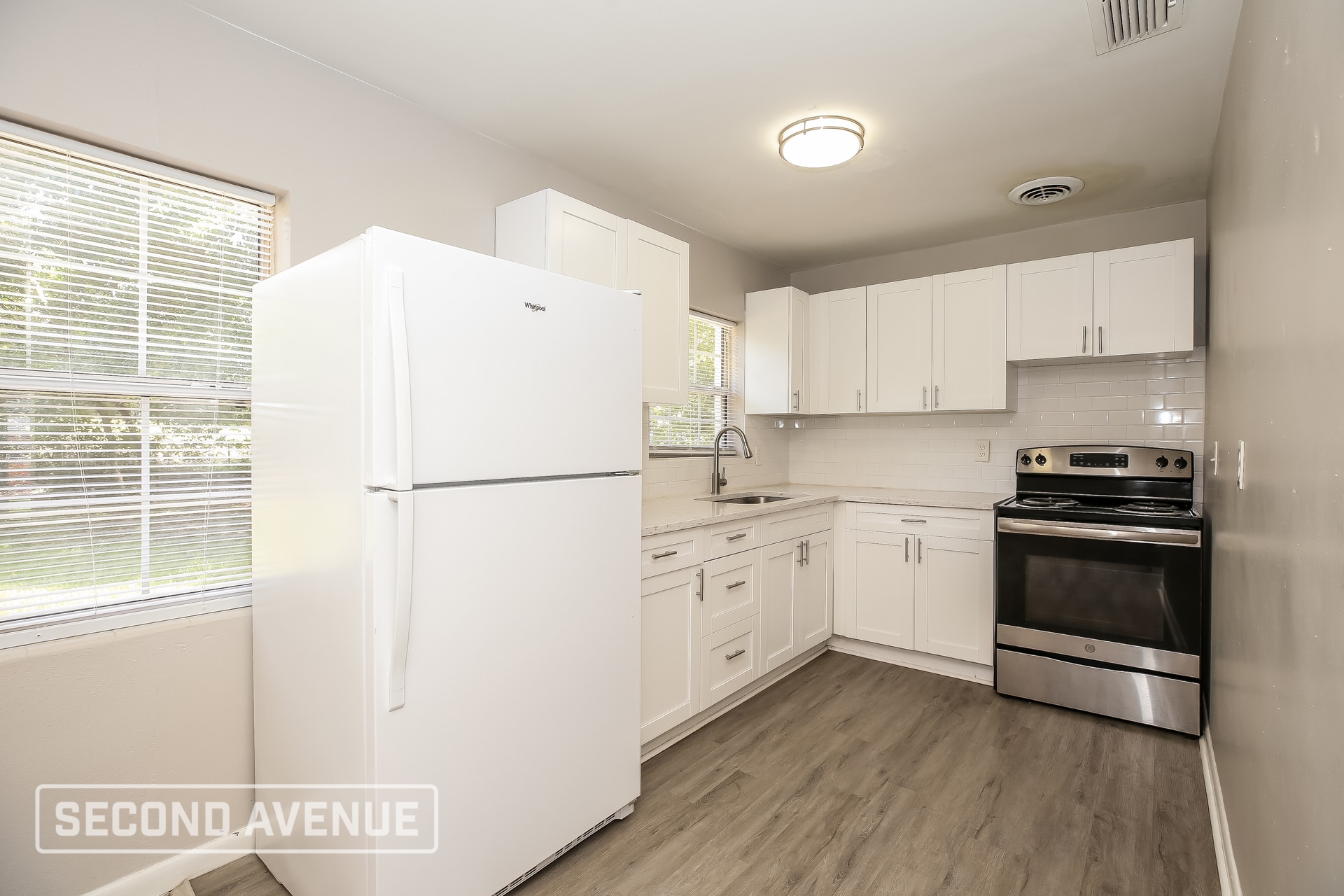 Building Photo - 3015 Lansdell Dr