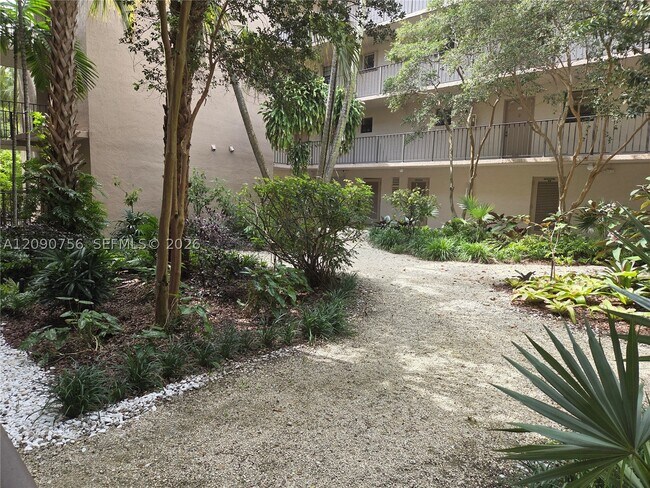 Building Photo - 13020 SW 92nd Ave