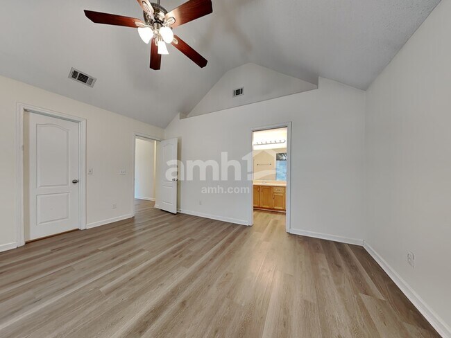 Building Photo - 103 Richmond Way