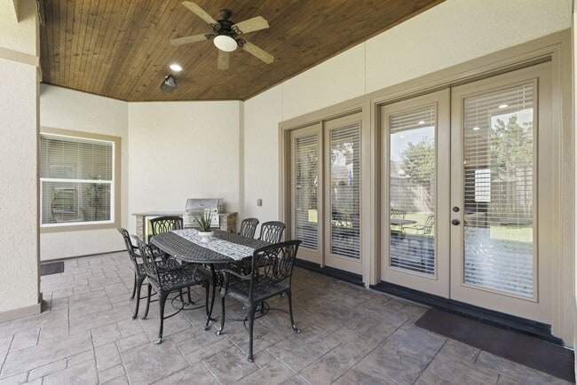 Building Photo - 26214 Kingsgate Ln