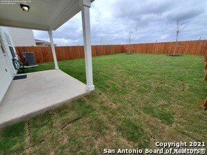 Building Photo - 743 Retama Pass