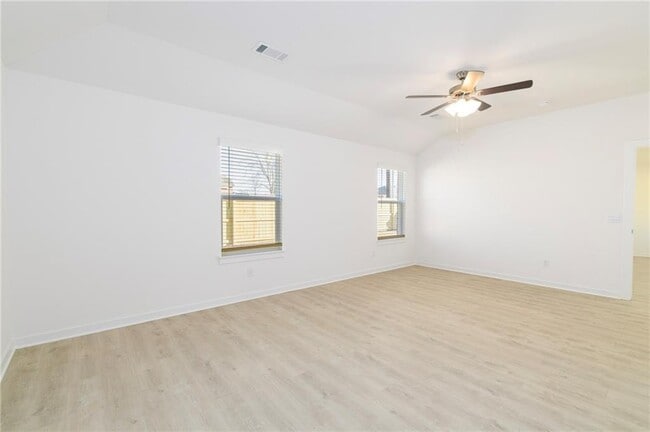 Building Photo - 581 Crystal Dr