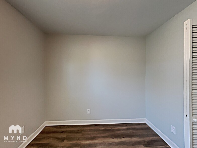 Building Photo - 4901 Craigwood Dr