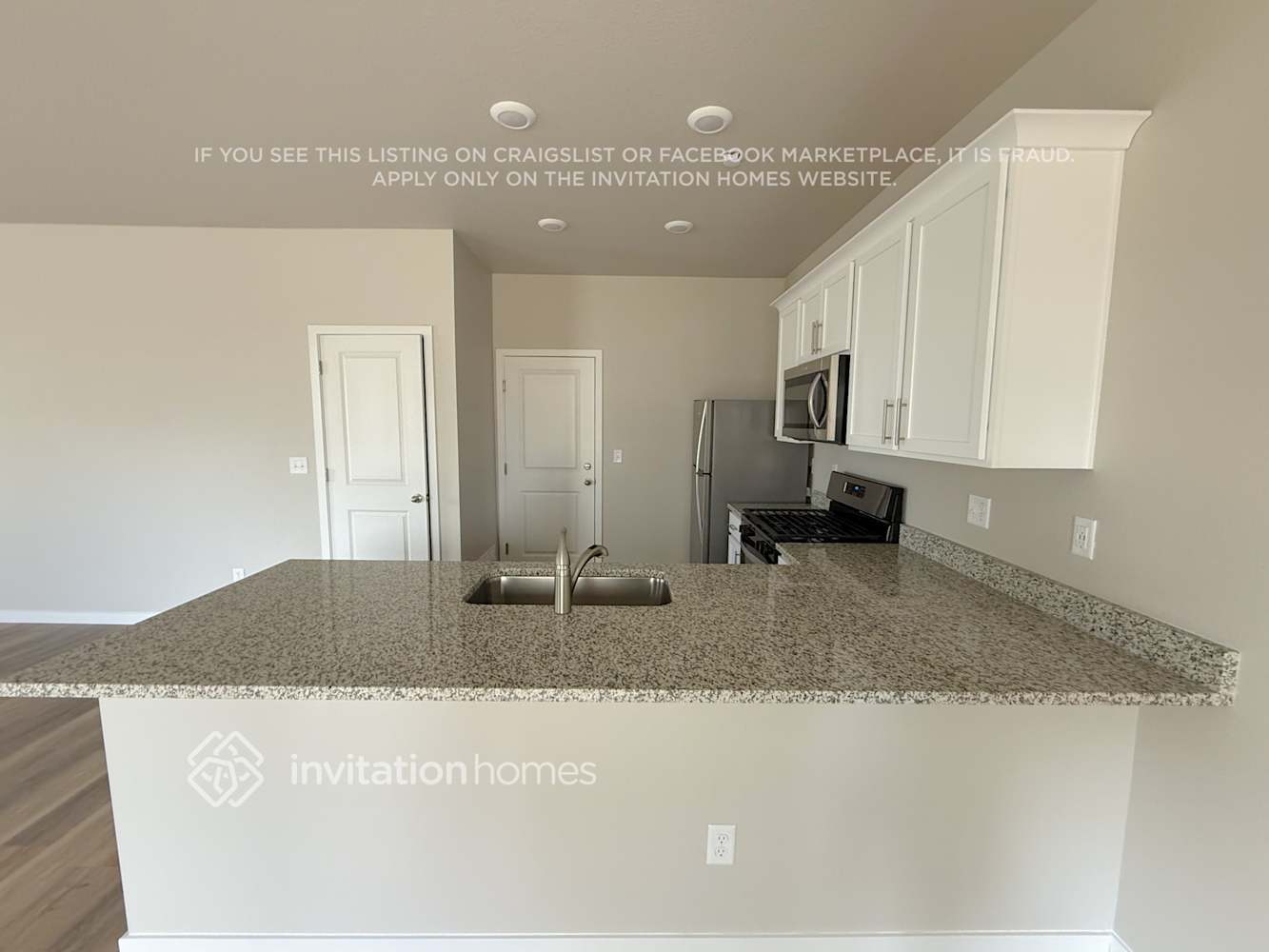 Building Photo - 7211 Dolores Ave