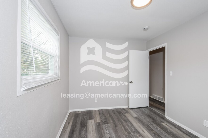 Building Photo - 1147 Baron Ave