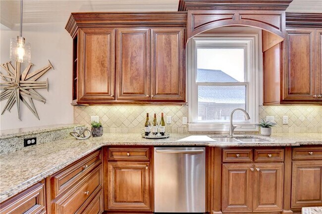 Building Photo - 8330 Royal Melbourne Way