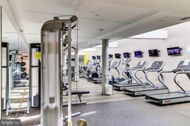 Building Photo - 8340 Greensboro Dr