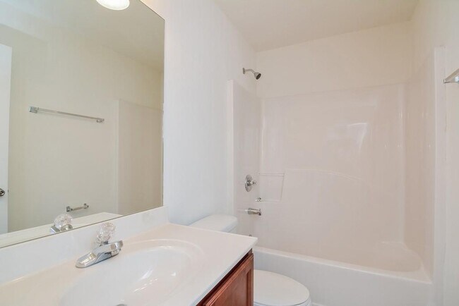 Building Photo - 5780 Weddington Dr