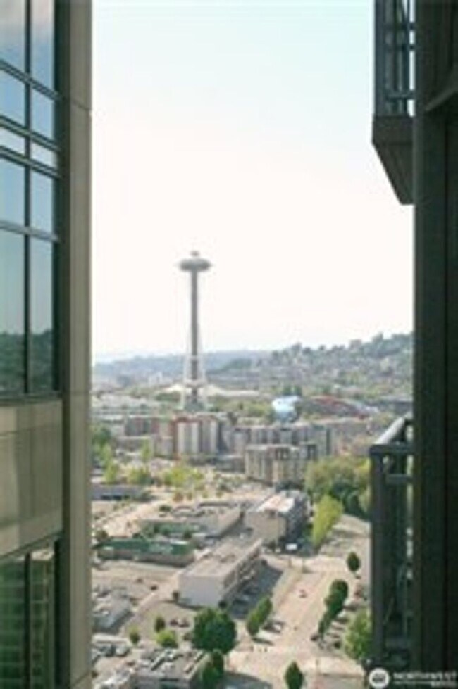 Building Photo - 1bd/1ba Seattle Condo
