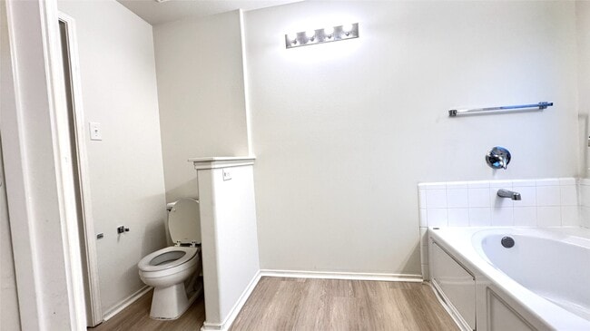 Building Photo - 6818 Hampden Point Ct