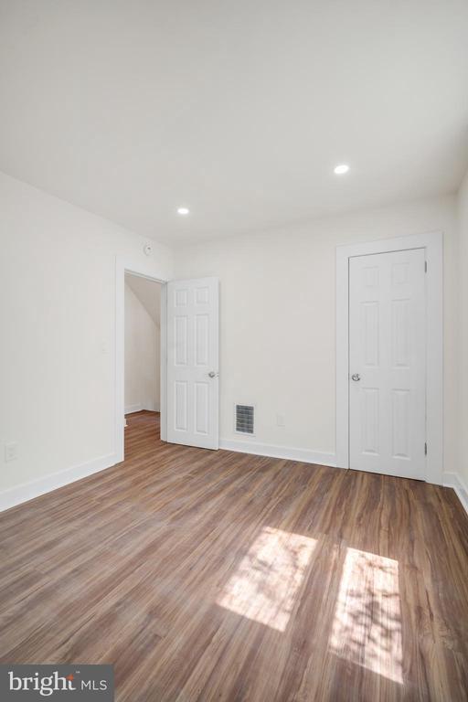 Building Photo - 140 S Keswick Ave