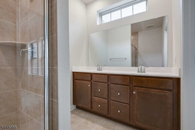 Building Photo - 4 Braeburn Ct