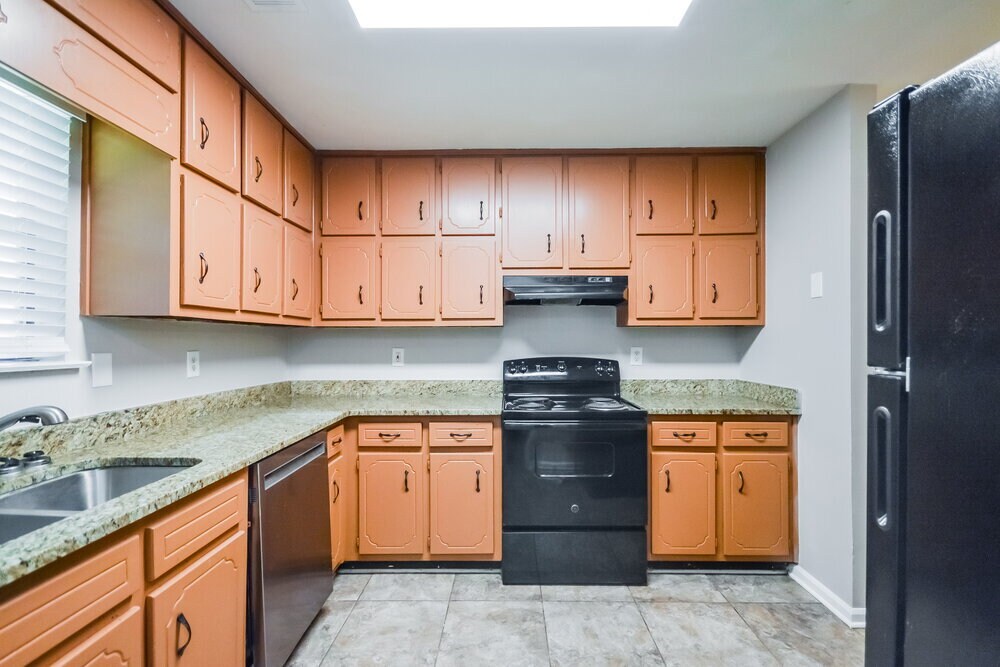Building Photo - 400 Willow Ln