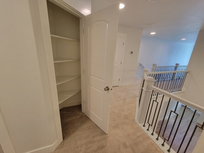 Building Photo - 1455 N 3860 W