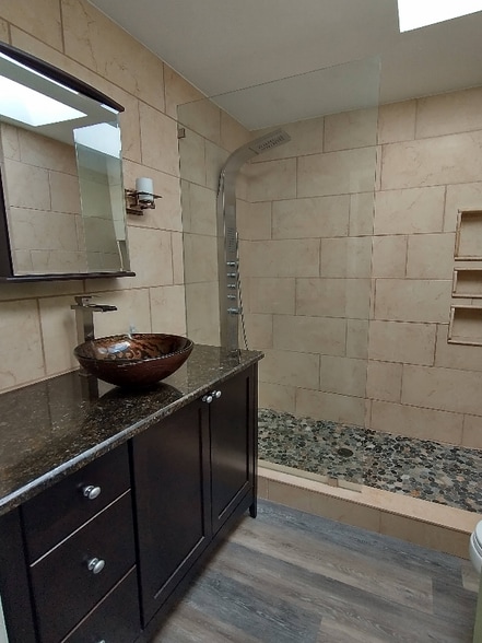 Building Photo - 1865 Washington Ave