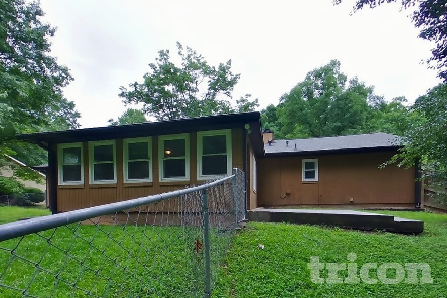 Building Photo - 1731 Hidden Acres Dr SW