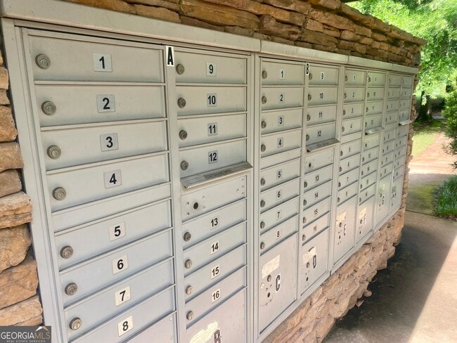 Building Photo - 417 Whitehall Rd