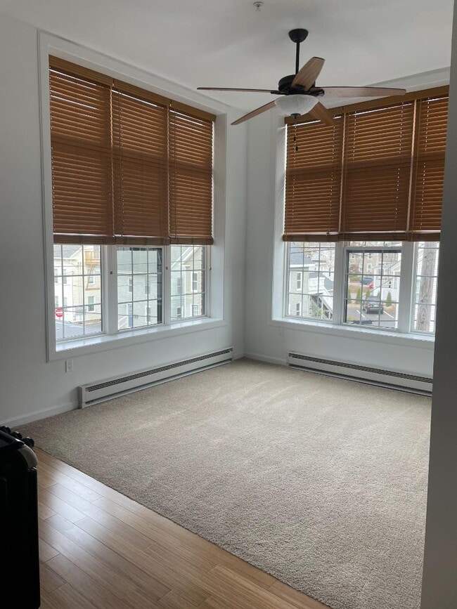 Building Photo - 8 Grove St