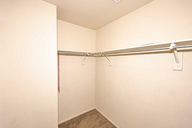 Building Photo - For Rent