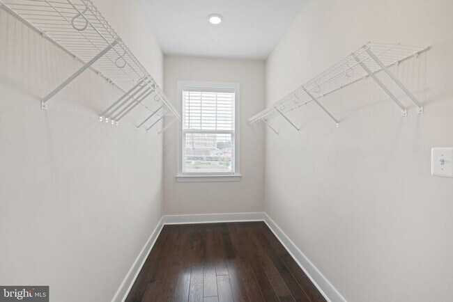 Building Photo - 143 Rubens Dr