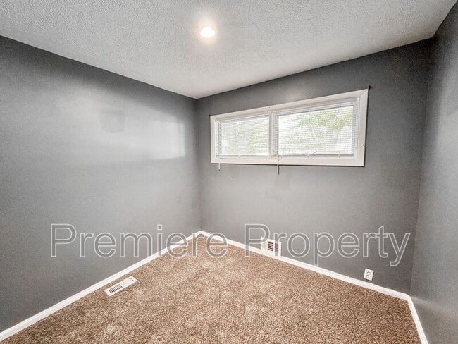 Building Photo - 7801 Ruskin Way