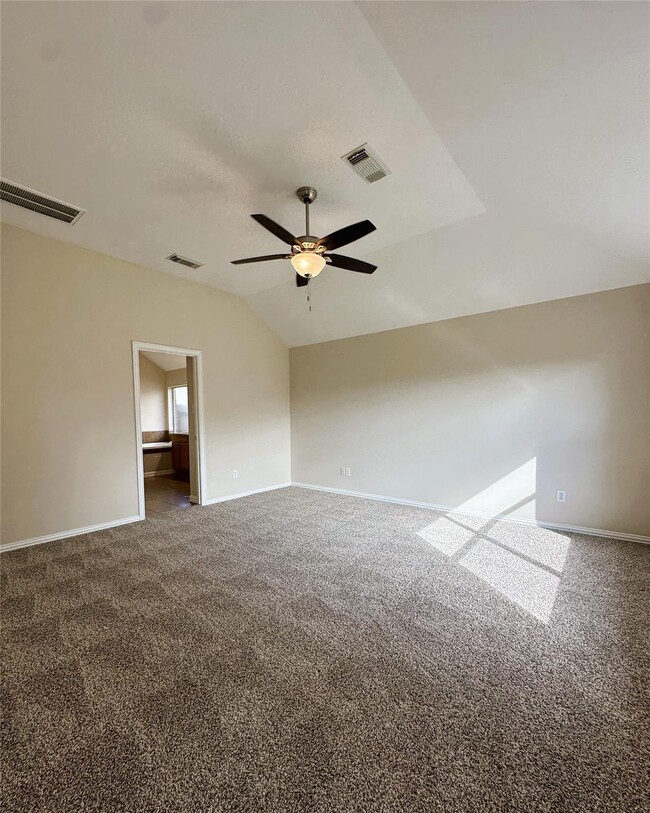 Building Photo - Discover the charming Westgate community n...