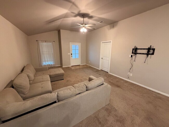 Building Photo - 1109 Wagon Wy.