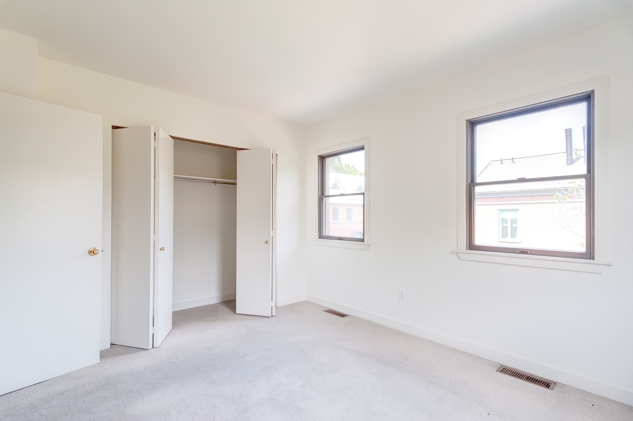 Building Photo - 475 Arsenal St