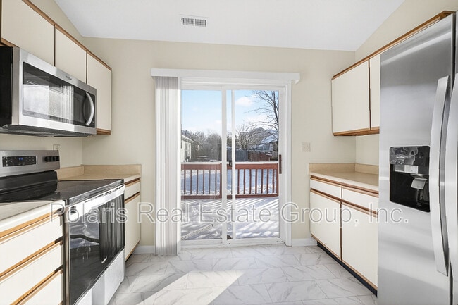 Building Photo - 439 Venus Dr