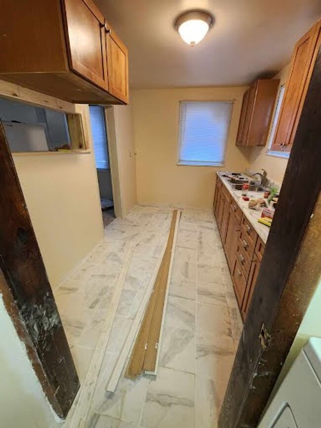 Building Photo - 3 Bedroom 2 Bath Single Family Home - Fran...