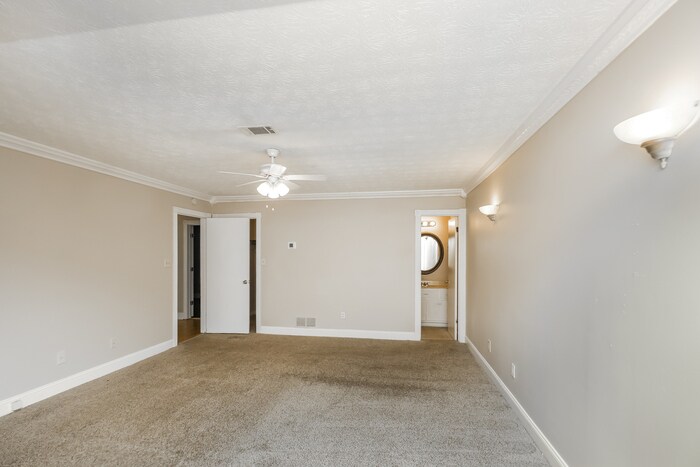 Building Photo - 2442 Chauncey Ln