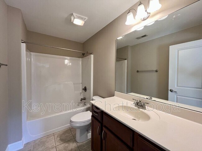 Building Photo - 326 Dee Ln