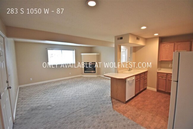 Building Photo - Fantastic 3 Bed Provo Condo! No Deposit Op...